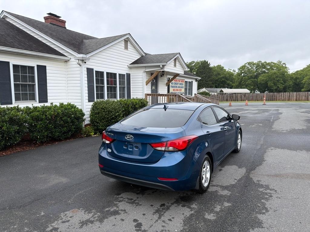 Hyundai Elantra SE 6AT 2015