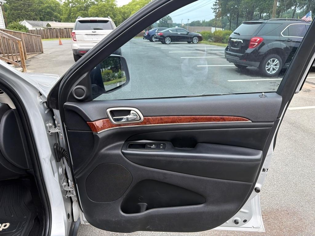 Jeep Grand Cherokee Limited 2WD 2012