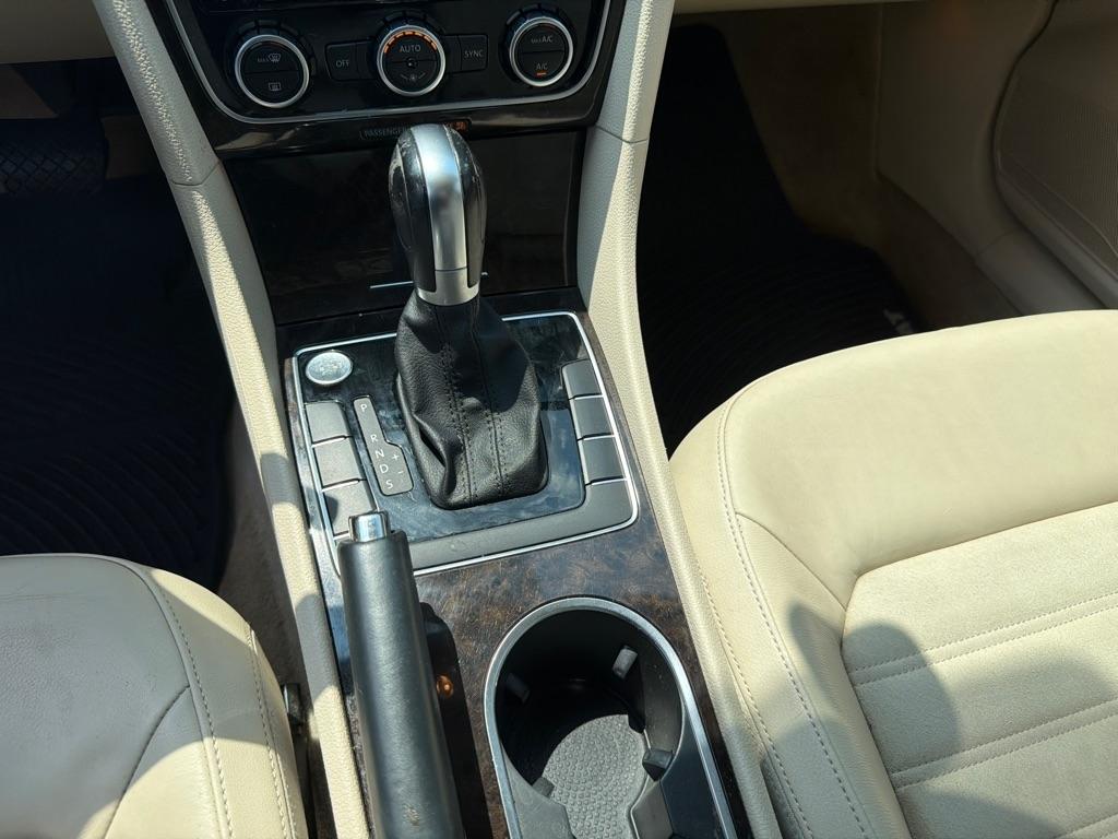 Volkswagen Passat SEL Premium 6A 2015