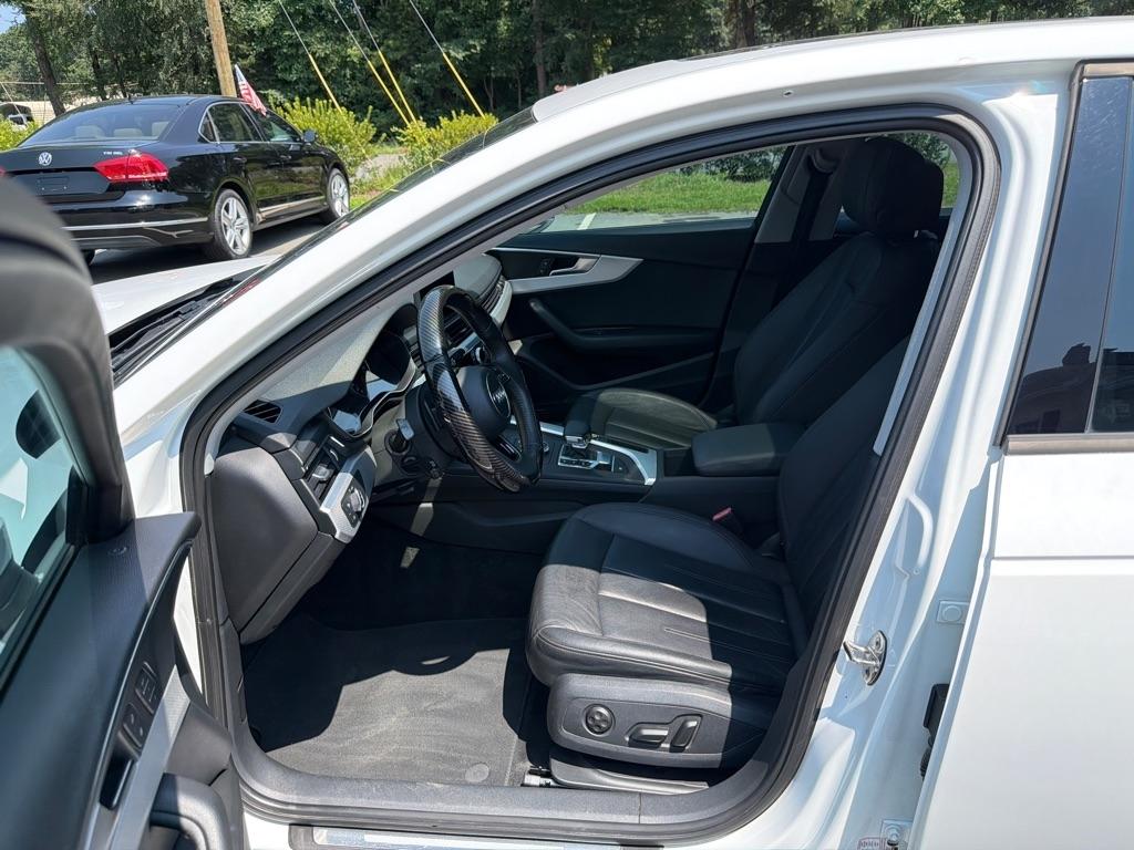 Audi A4 2.0T Premium Sedan 2017