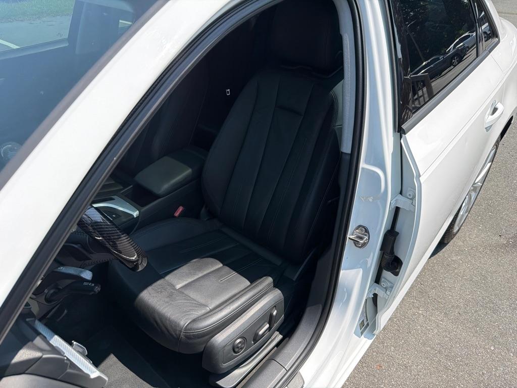 Audi A4 2.0T Premium Sedan 2017