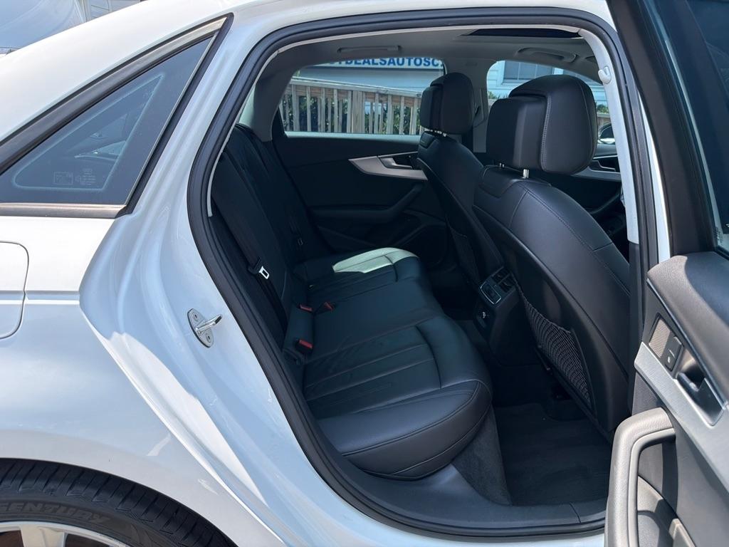 Audi A4 2.0T Premium Sedan 2017
