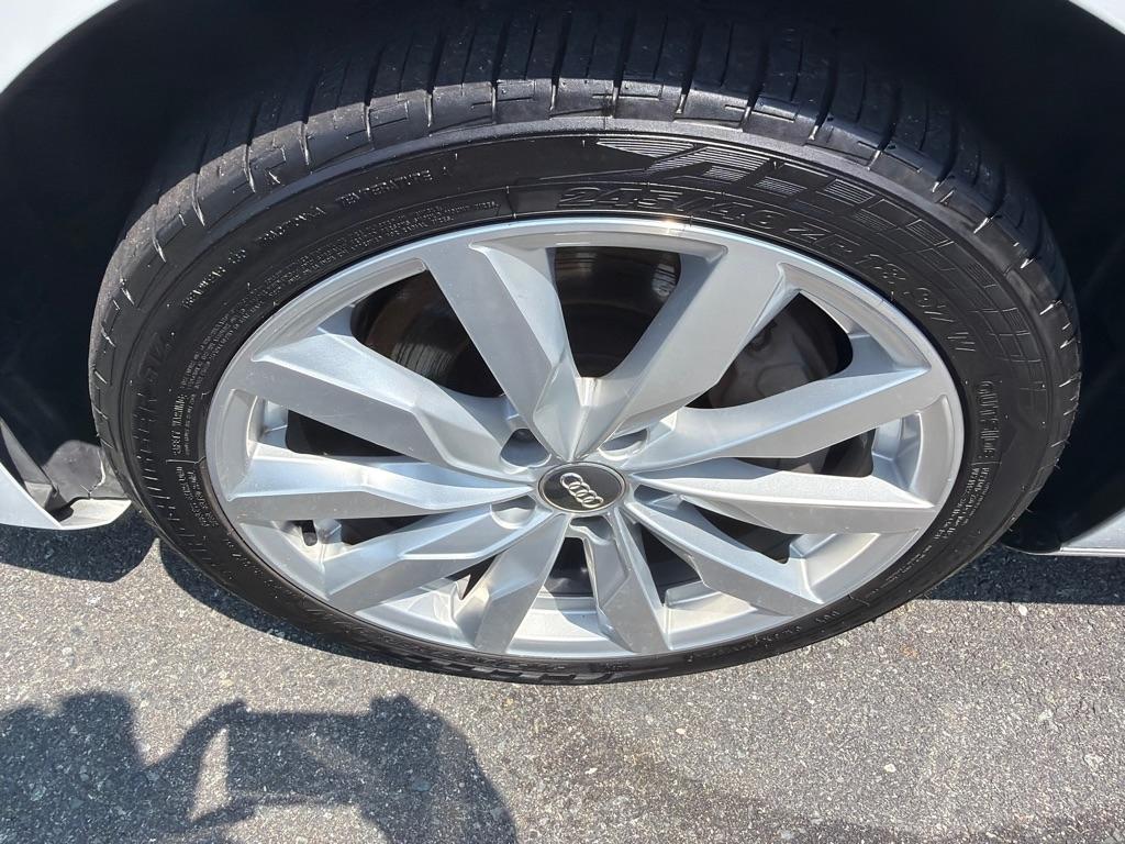 Audi A4 2.0T Premium Sedan 2017