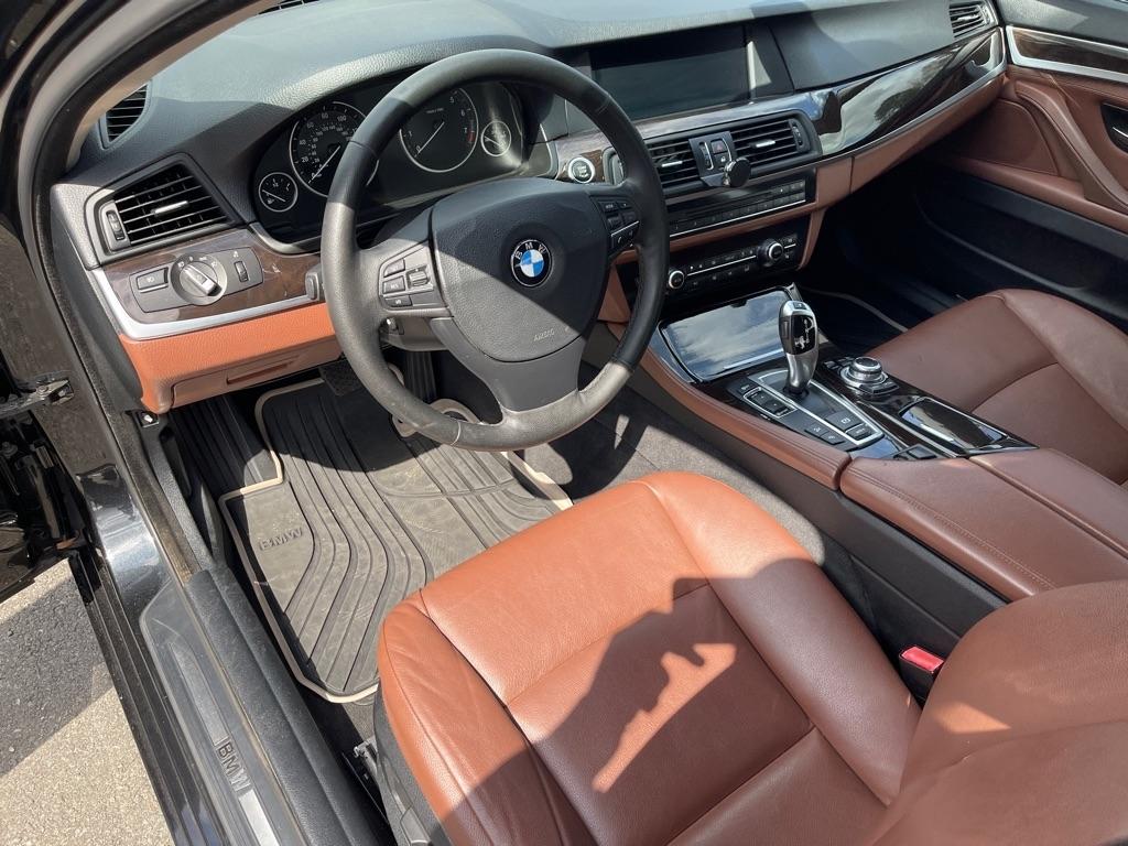 BMW 5-Series 528i xDrive 2013
