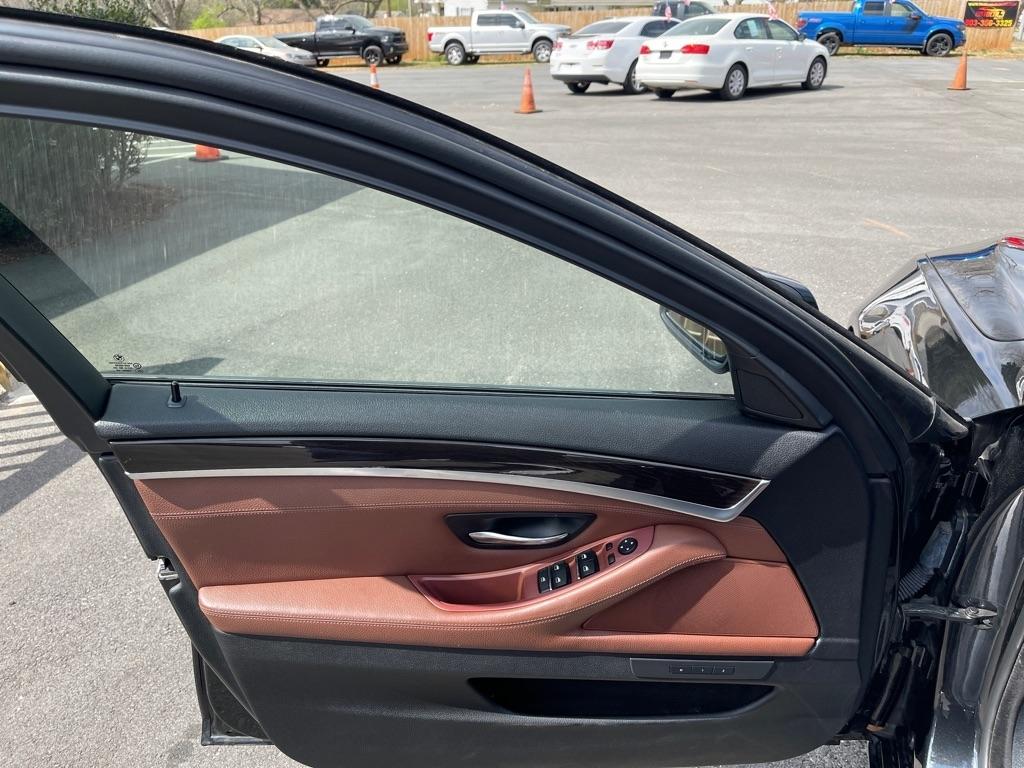 BMW 5-Series 528i xDrive 2013