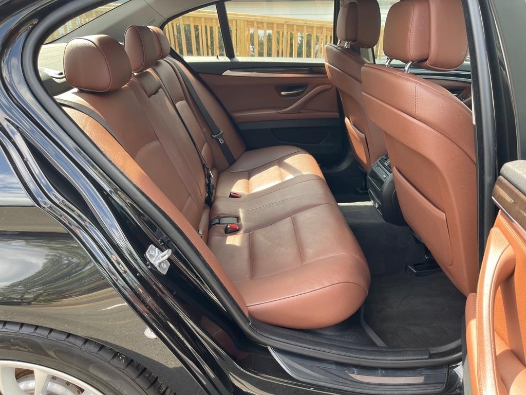 BMW 5-Series 528i xDrive 2013