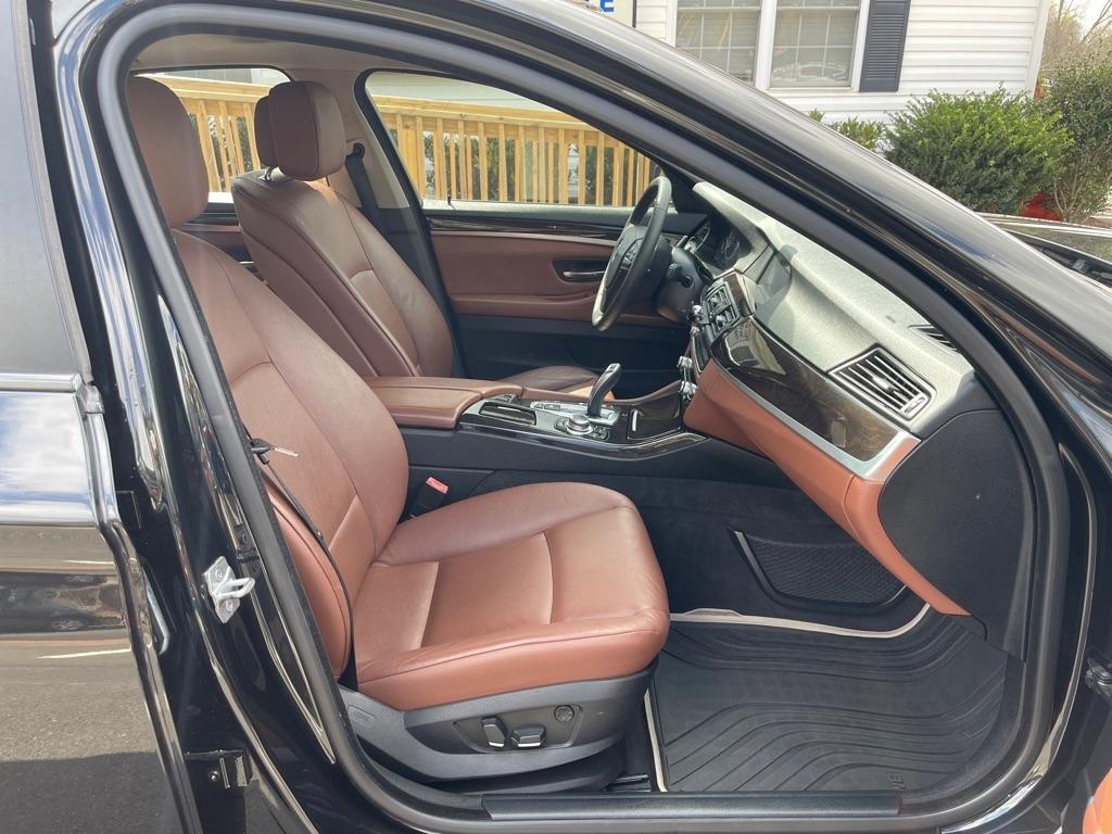 BMW 5-Series 528i xDrive 2013