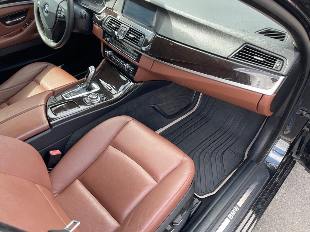 BMW 5-Series 528i xDrive 2013