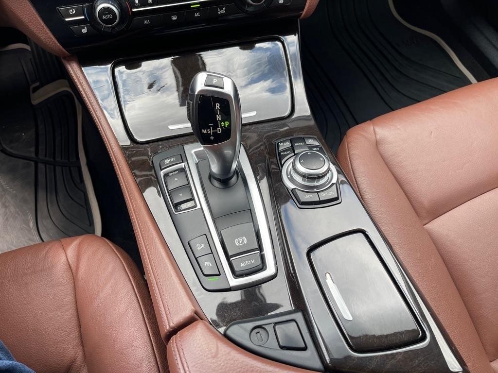 BMW 5-Series 528i xDrive 2013
