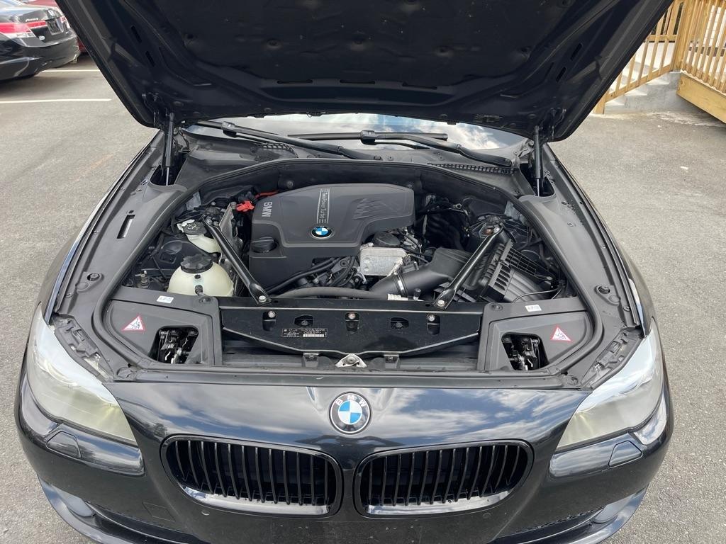 BMW 5-Series 528i xDrive 2013