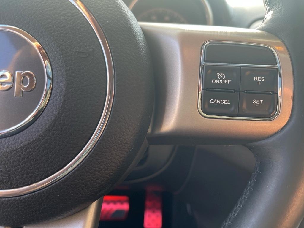 Jeep Grand Cherokee Overland 2WD 2013
