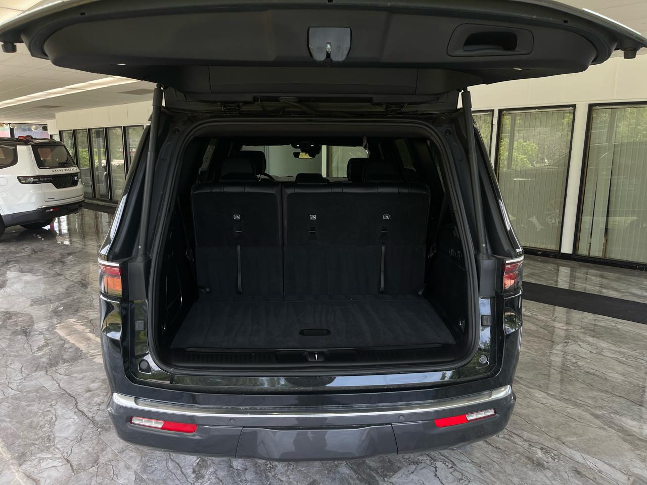 Jeep Wagoneer Series II 4WD 2022