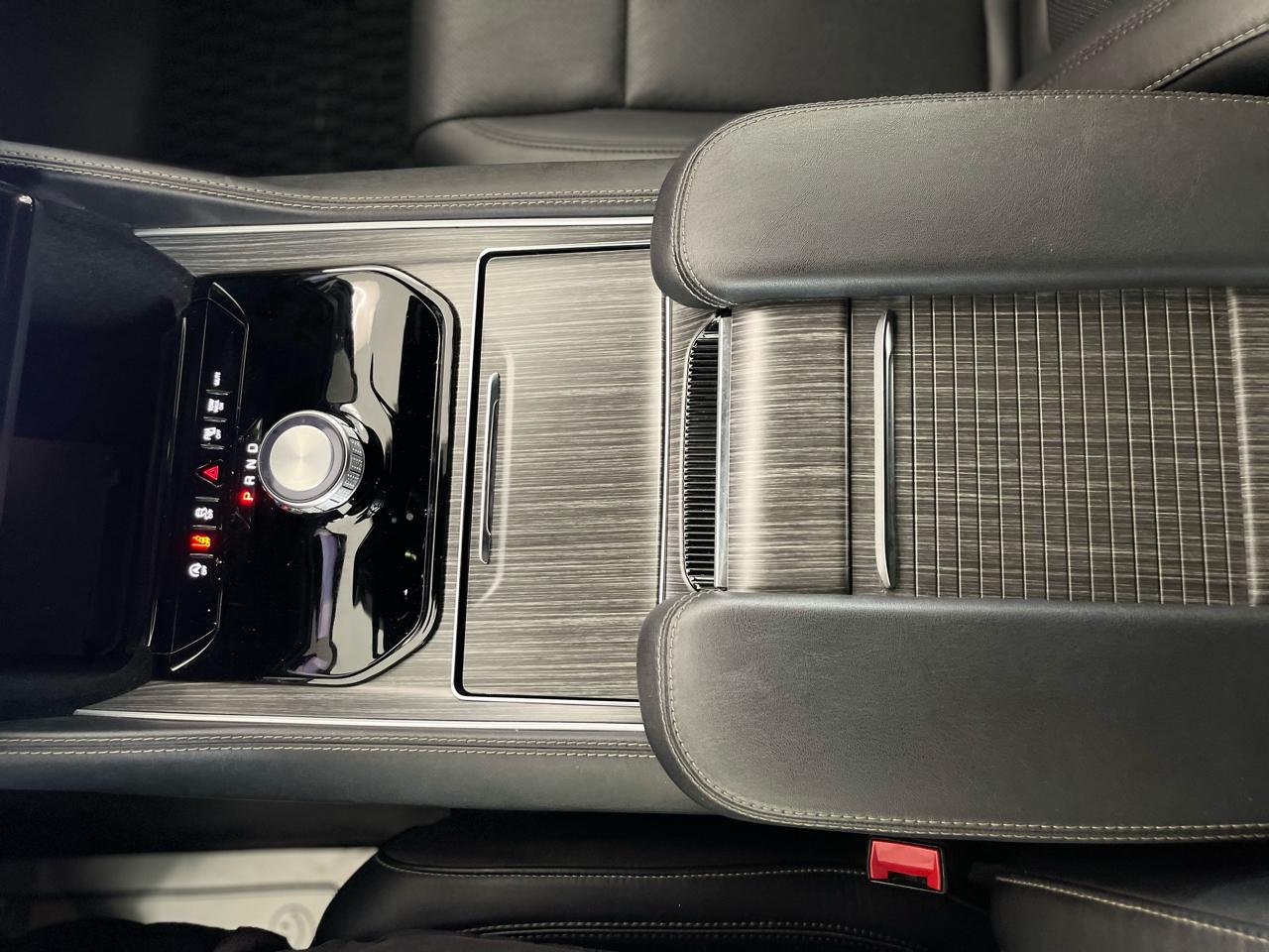 Jeep Wagoneer Series II 2024