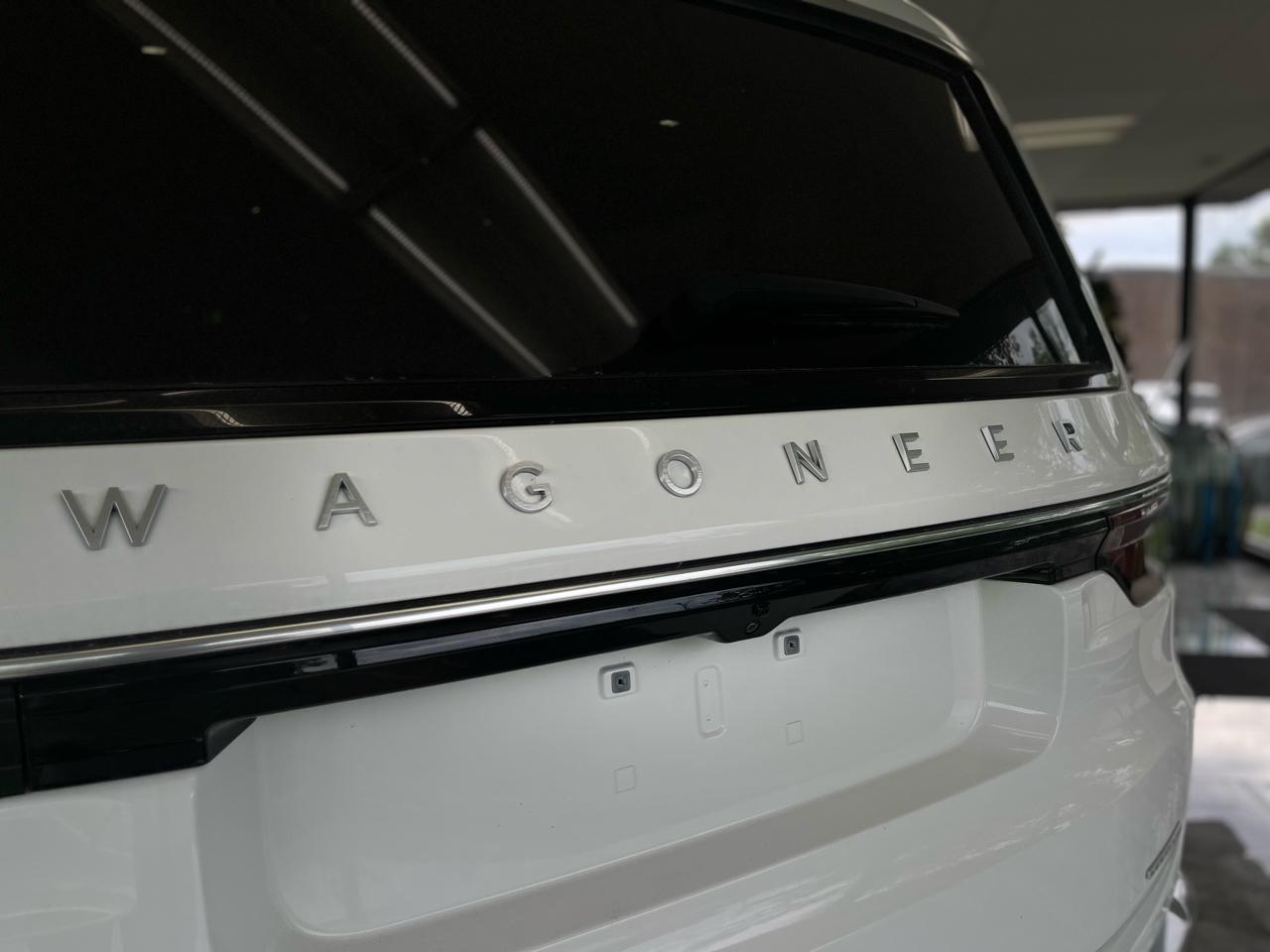 Jeep Wagoneer Series II 2024
