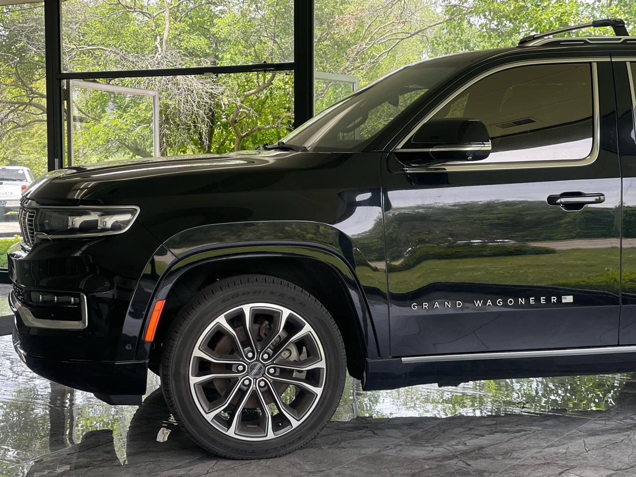 Jeep Grand Wagoneer Series III 4WD 2022