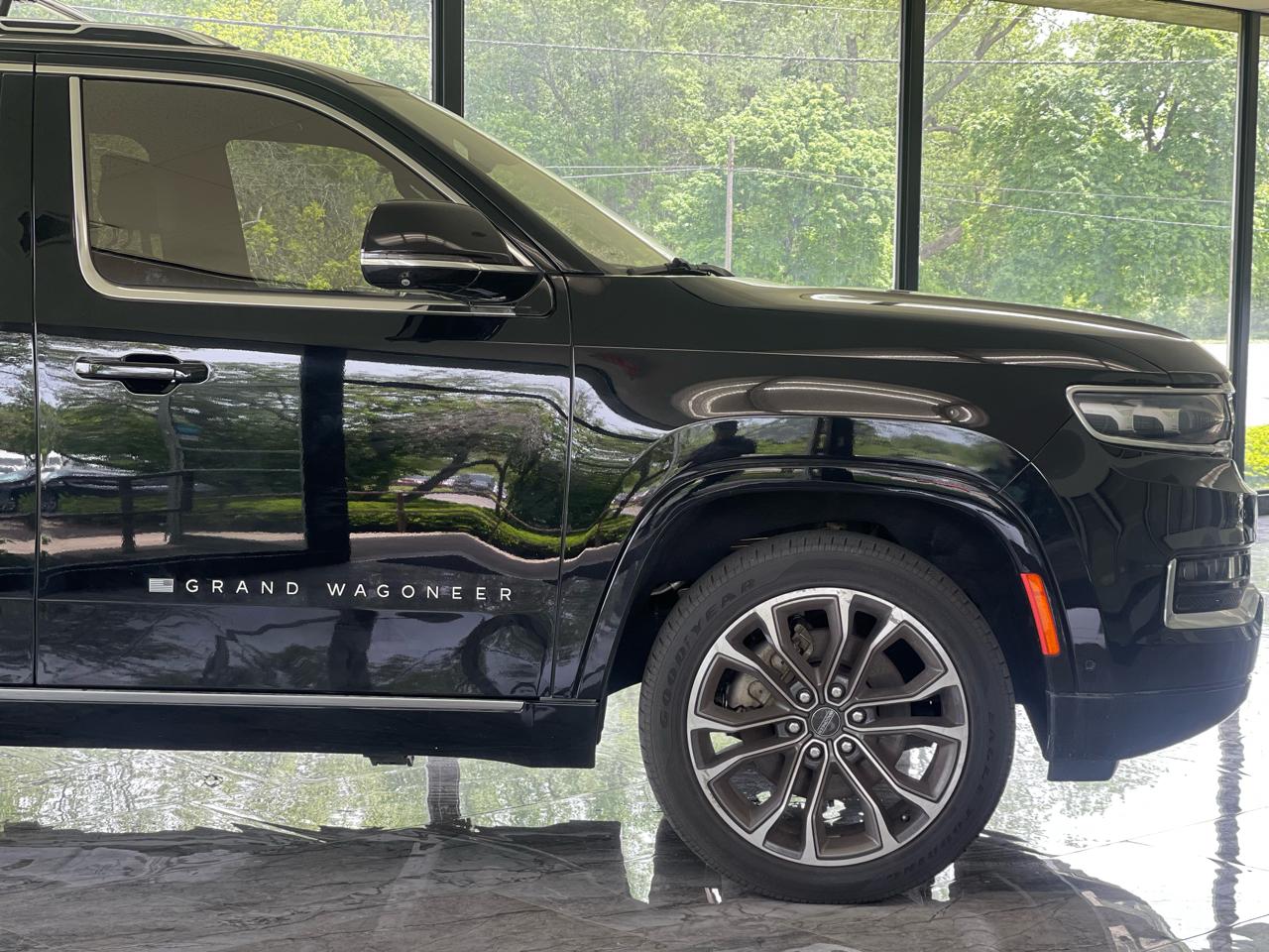 Jeep Grand Wagoneer Series III 4WD 2022