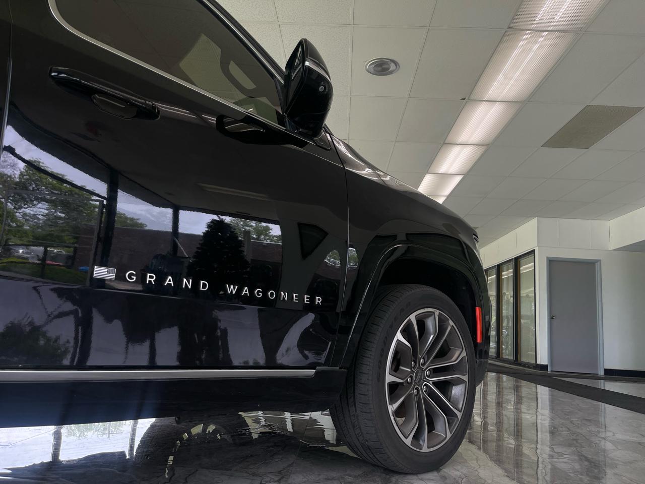 Jeep Grand Wagoneer Series III 4WD 2022