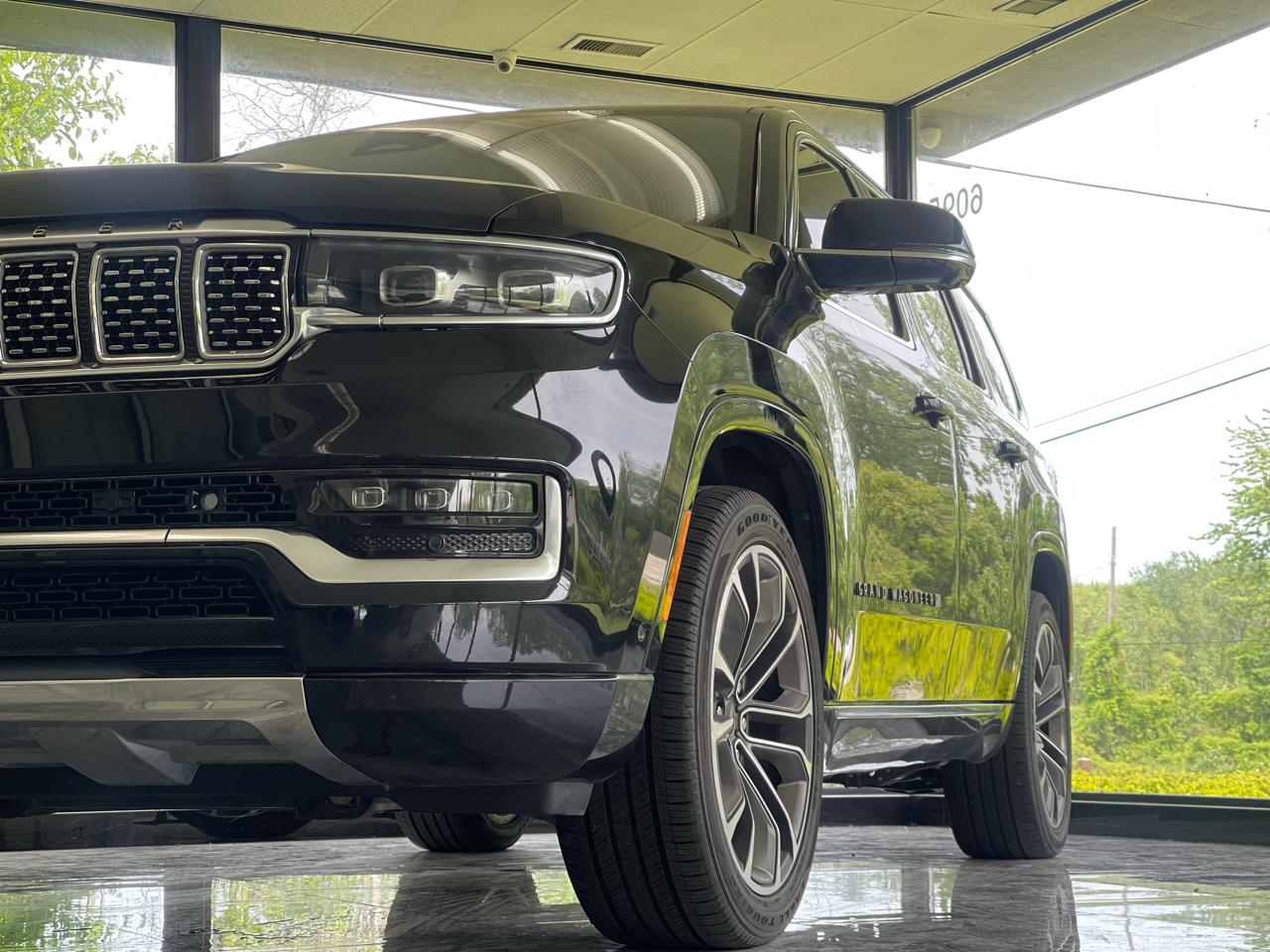 Jeep Grand Wagoneer Series III 4WD 2022