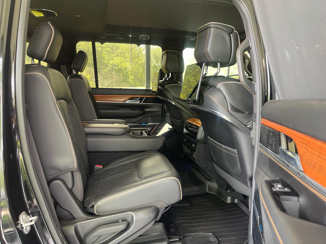 Jeep Grand Wagoneer Series III 4WD 2022