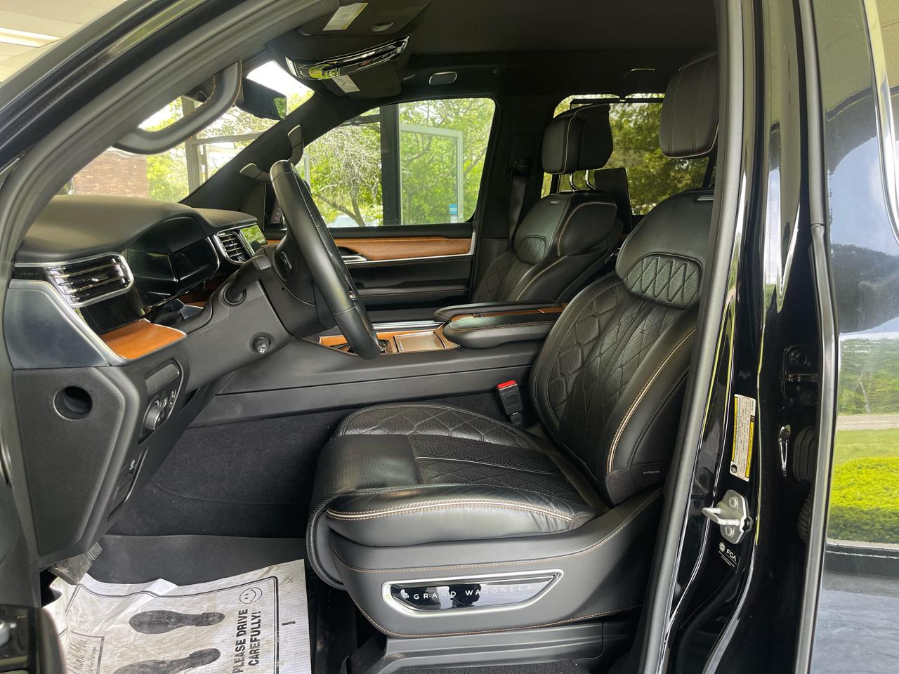 Jeep Grand Wagoneer Series III 4WD 2022