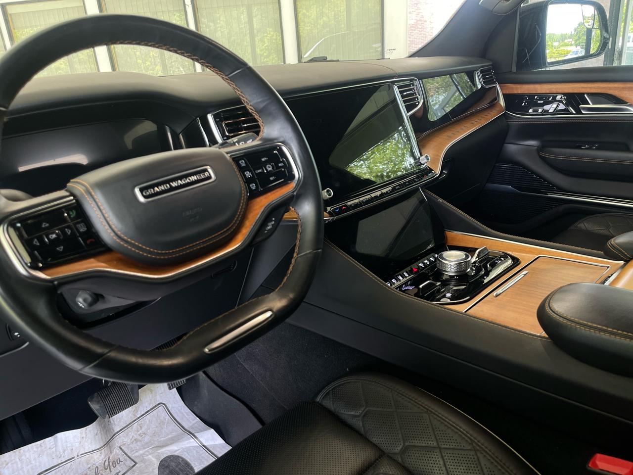 Jeep Grand Wagoneer Series III 4WD 2022
