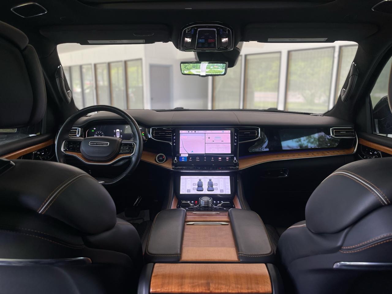 Jeep Grand Wagoneer Series III 4WD 2022