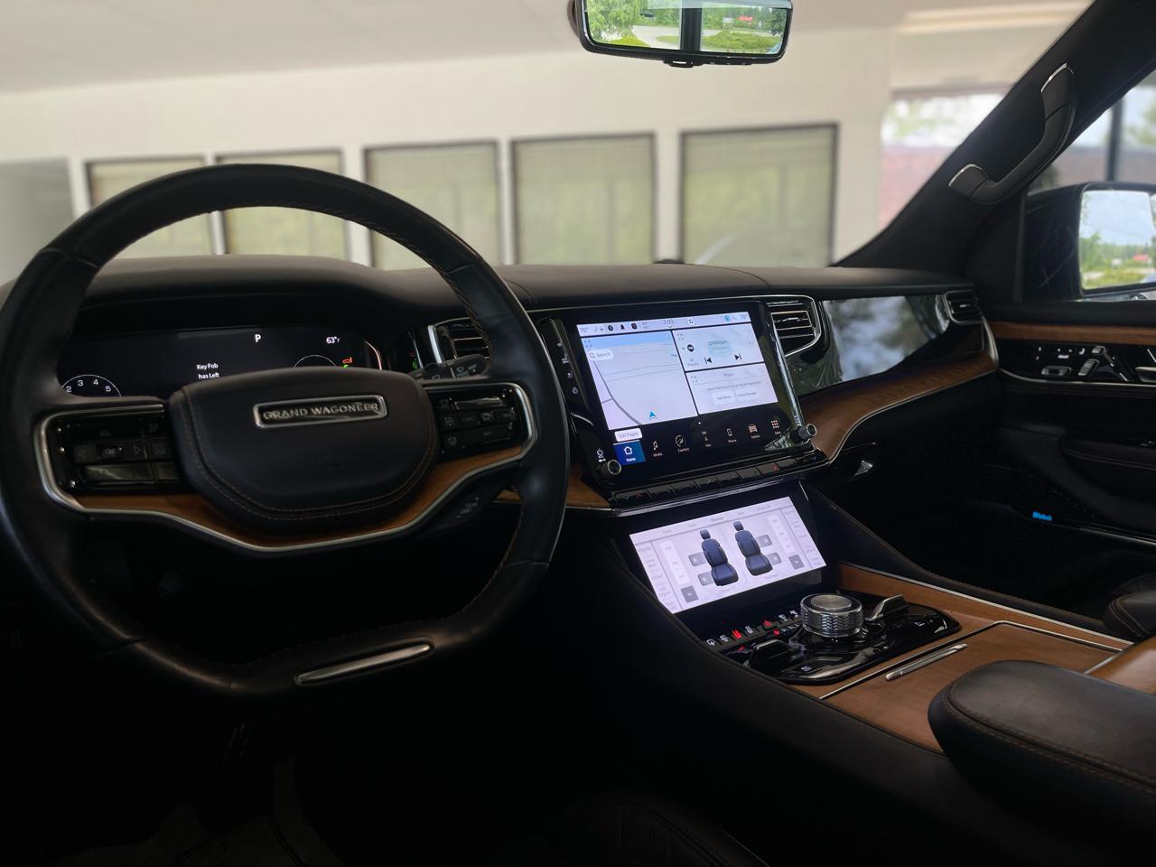 Jeep Grand Wagoneer Series III 4WD 2022