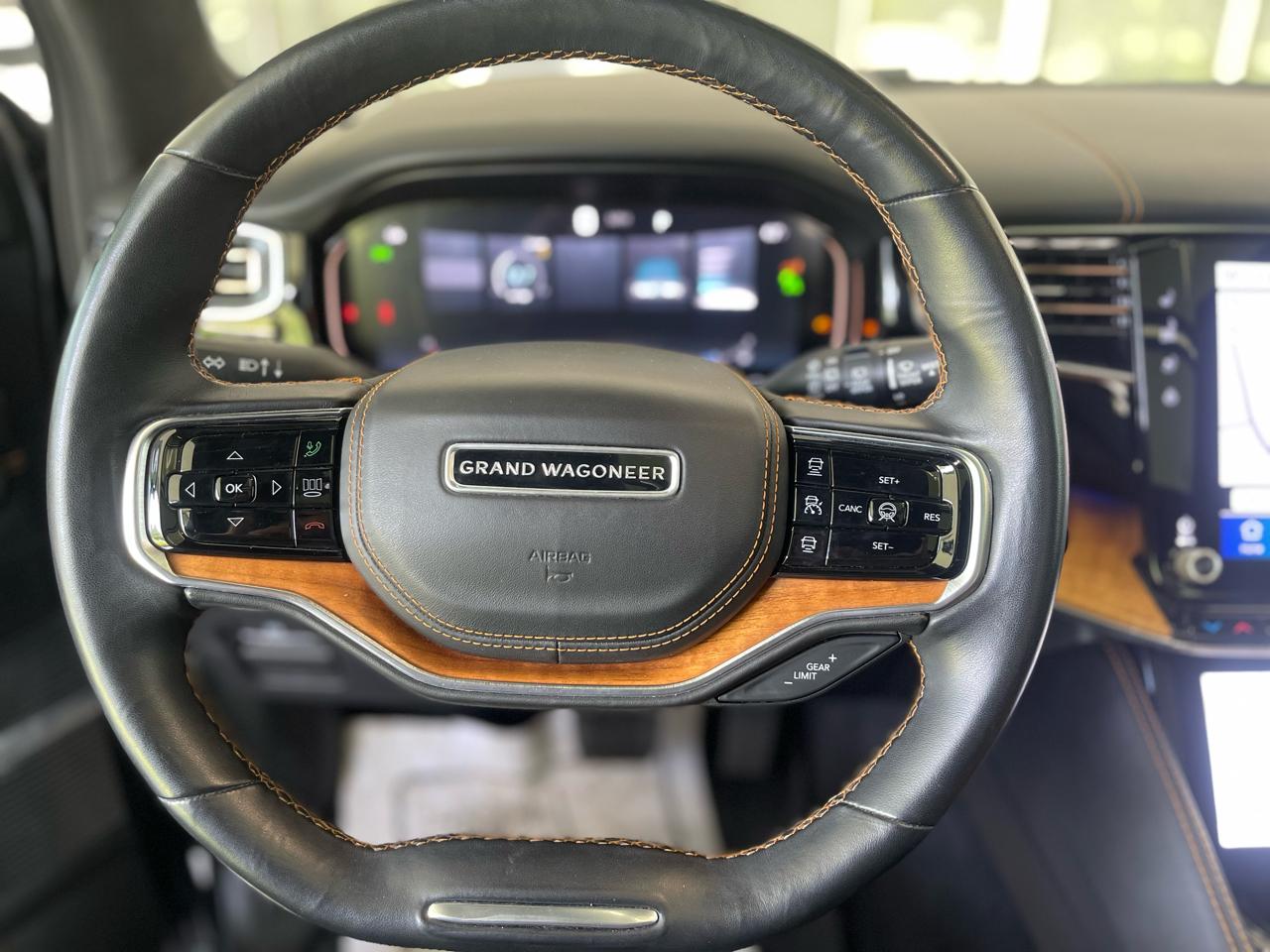 Jeep Grand Wagoneer Series III 4WD 2022