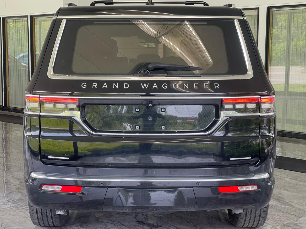 Jeep Grand Wagoneer Series III 4WD 2022