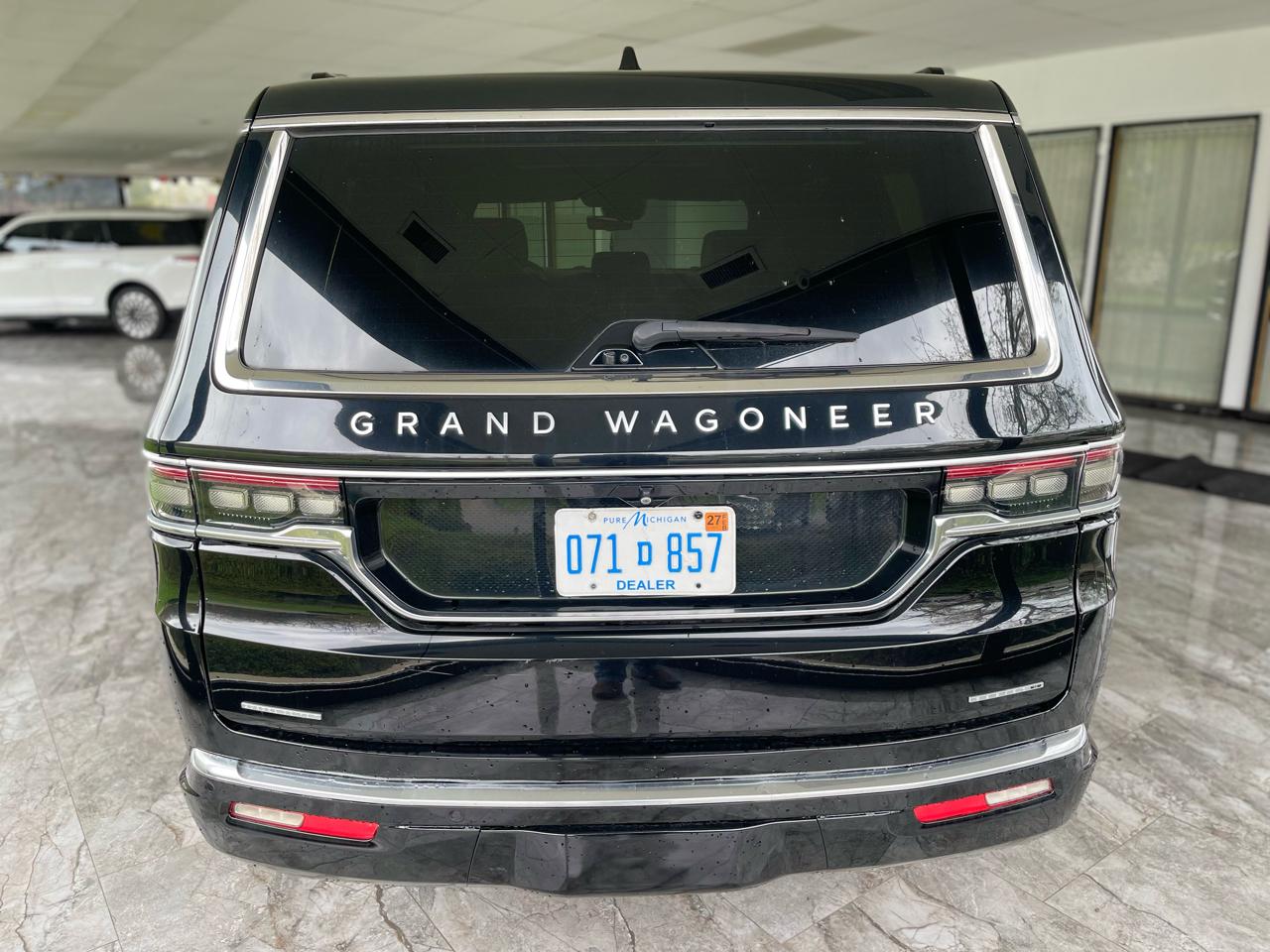 Jeep Grand Wagoneer Series II 4WD 2022