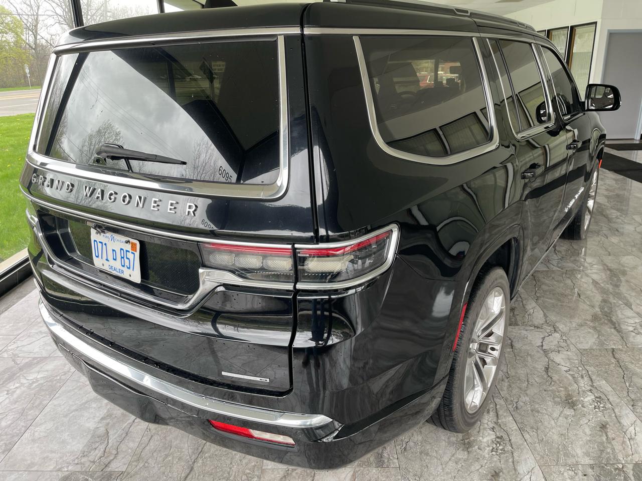 Jeep Grand Wagoneer Series II 4WD 2022