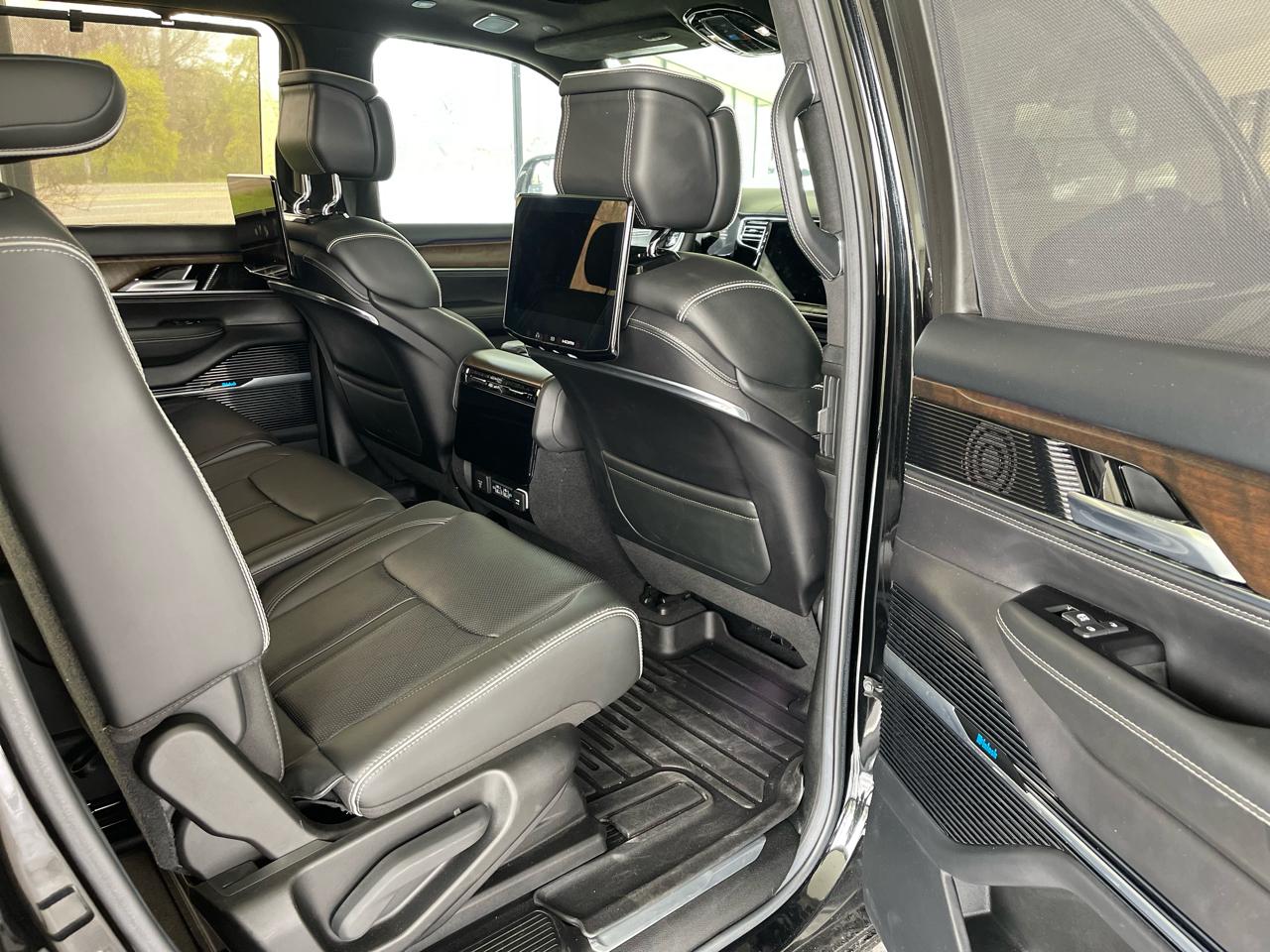 Jeep Grand Wagoneer Series II 4WD 2022