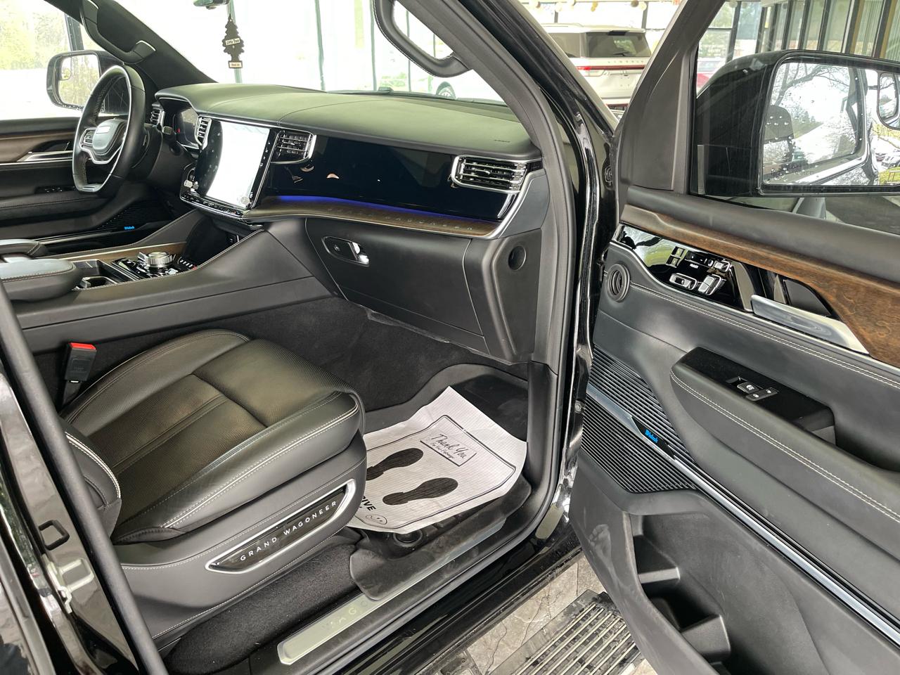 Jeep Grand Wagoneer Series II 4WD 2022