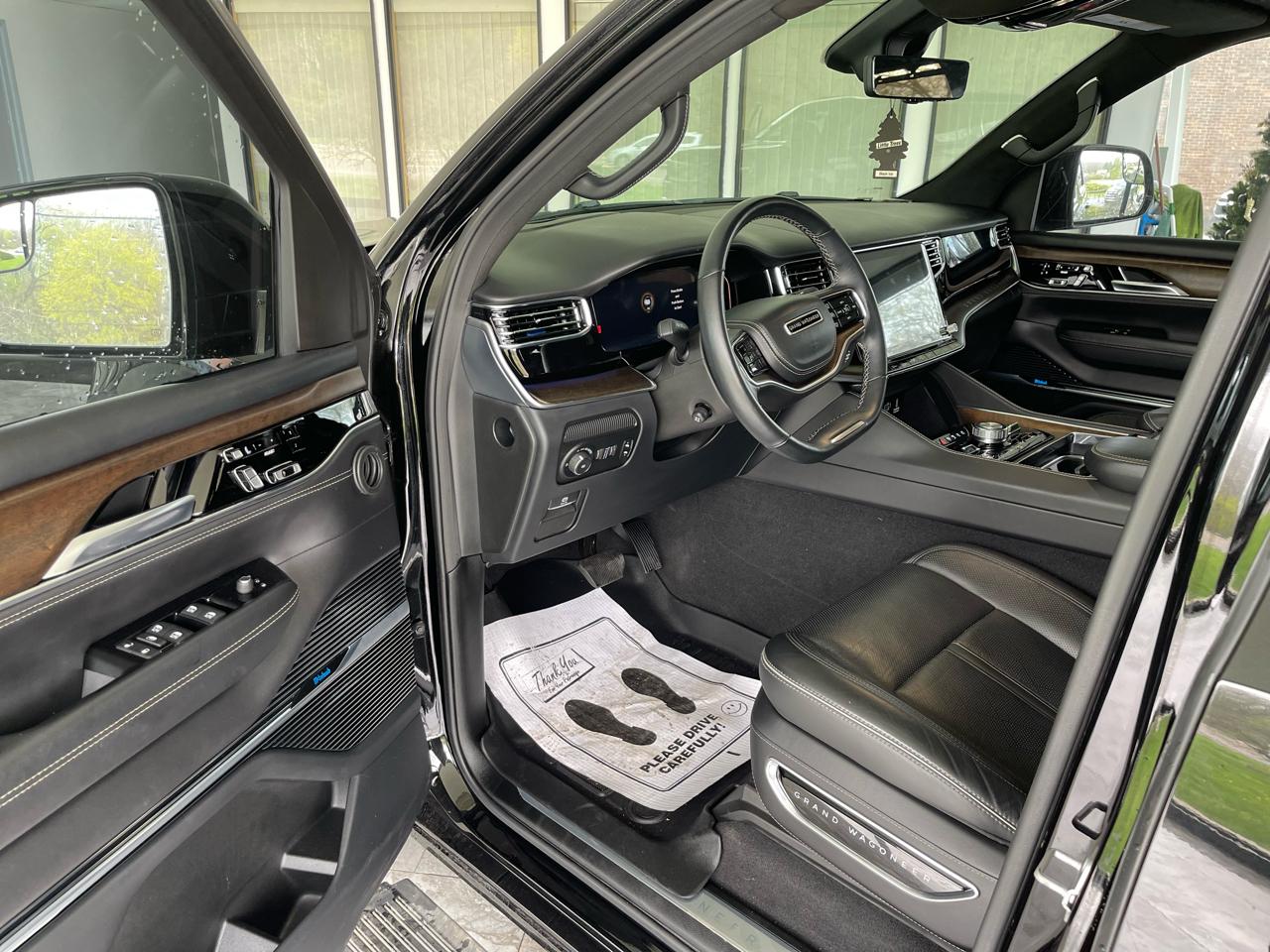 Jeep Grand Wagoneer Series II 4WD 2022