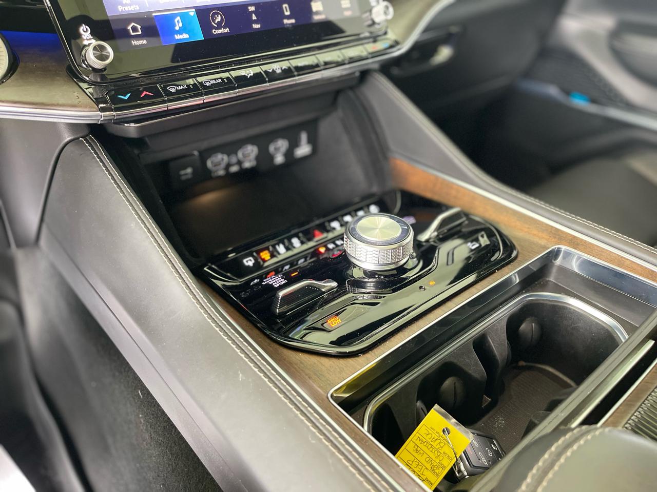 Jeep Grand Wagoneer Series II 4WD 2022