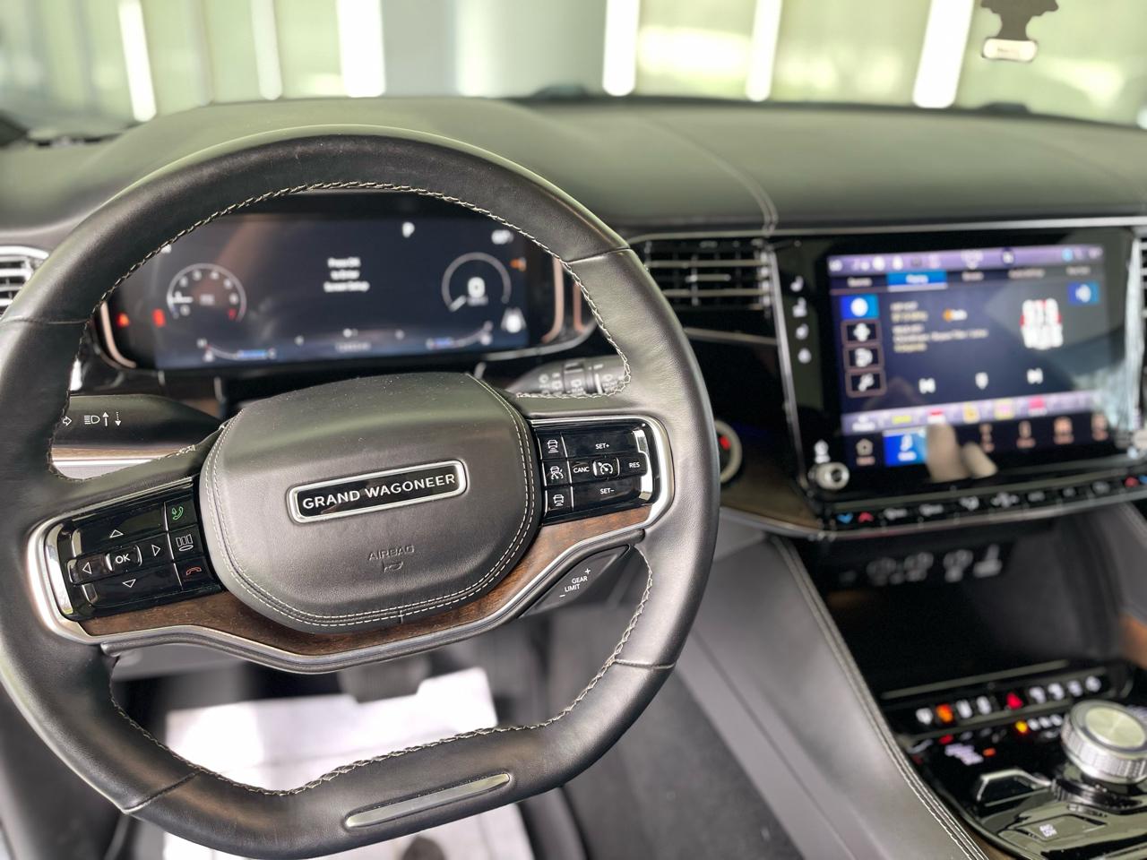 Jeep Grand Wagoneer Series II 4WD 2022
