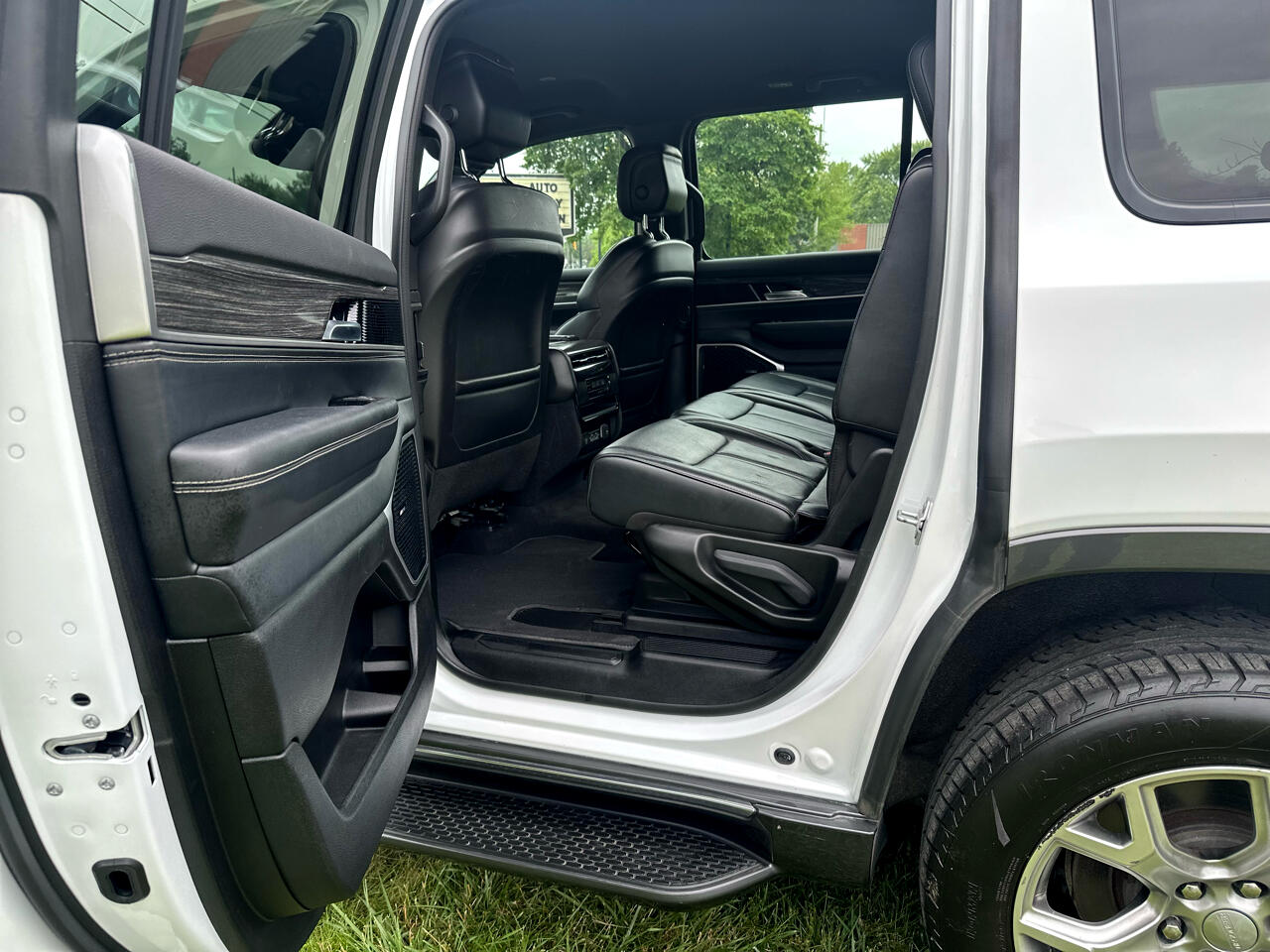 Jeep Wagoneer Series II 4WD 2022 Jeep Wagoneer Series II 4WD 2022