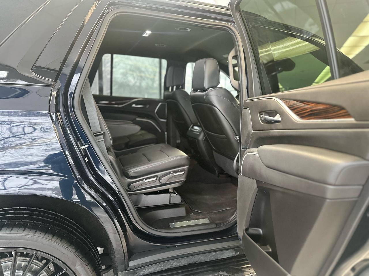 Cadillac Escalade Luxury 4WD 2021