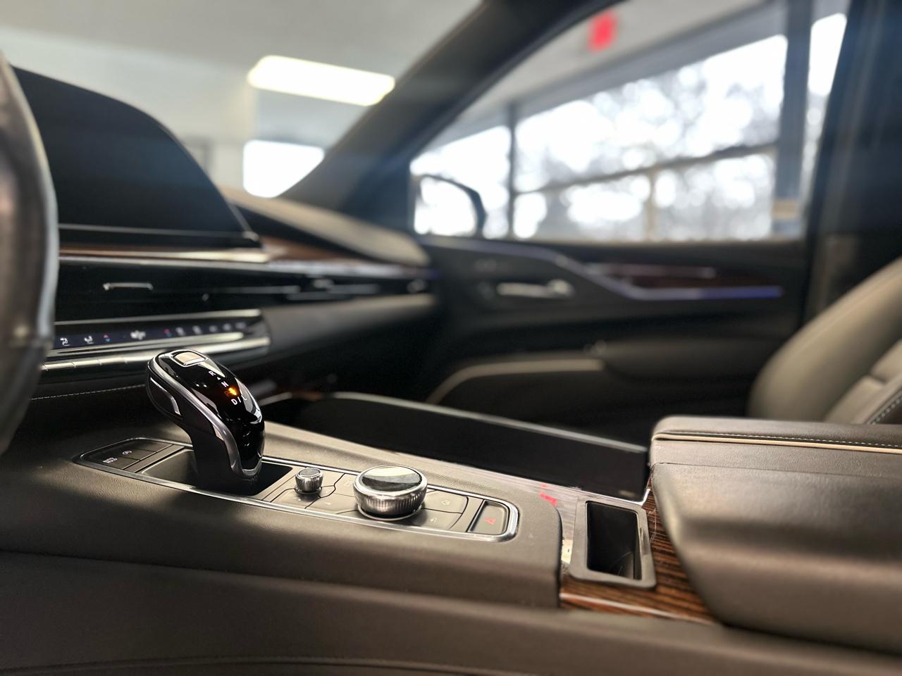 Cadillac Escalade Luxury 4WD 2021