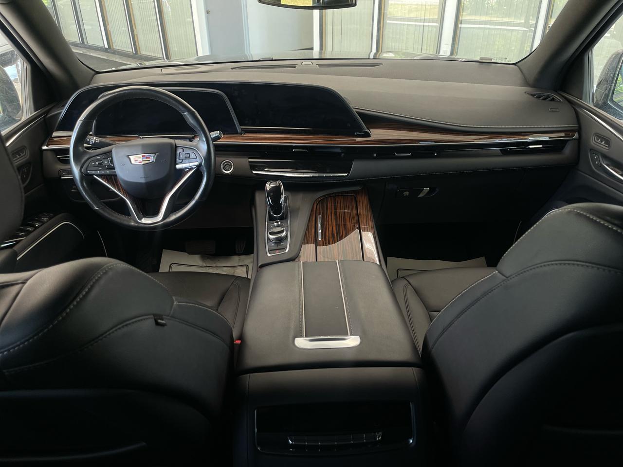 Cadillac Escalade Luxury 4WD 2021