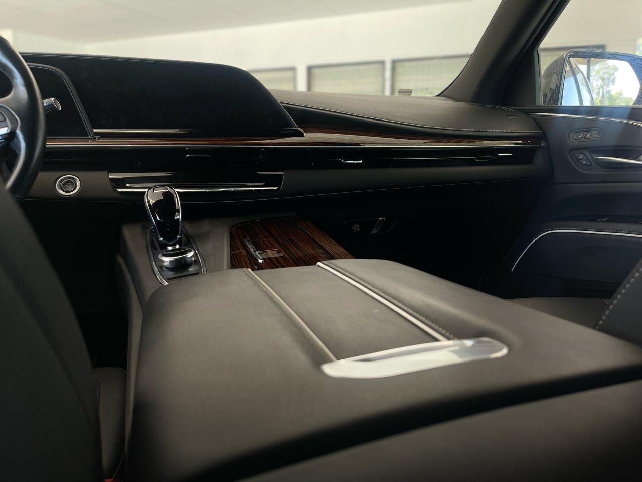 Cadillac Escalade Luxury 4WD 2021