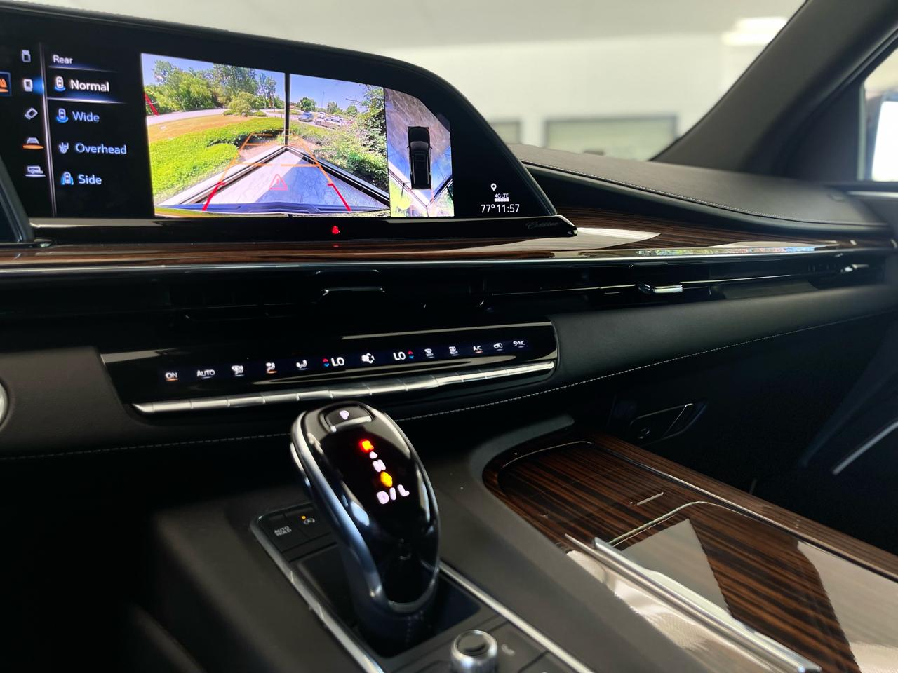 Cadillac Escalade Luxury 4WD 2021