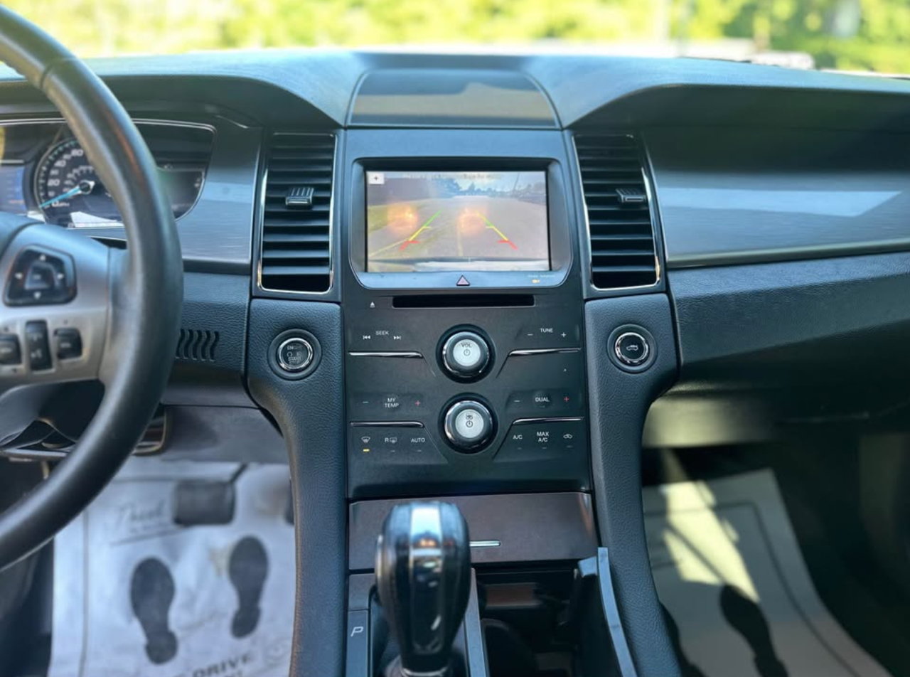 Ford Taurus SEL FWD 2016