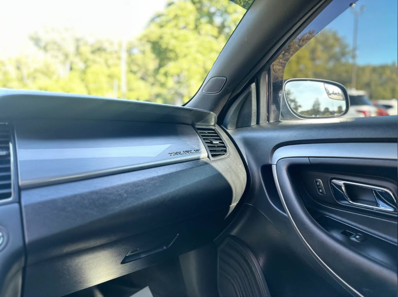 Ford Taurus SEL FWD 2016