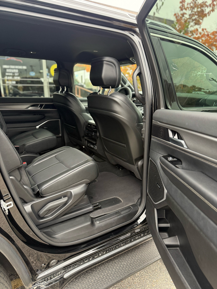 Jeep Wagoneer Series II 4WD 2025