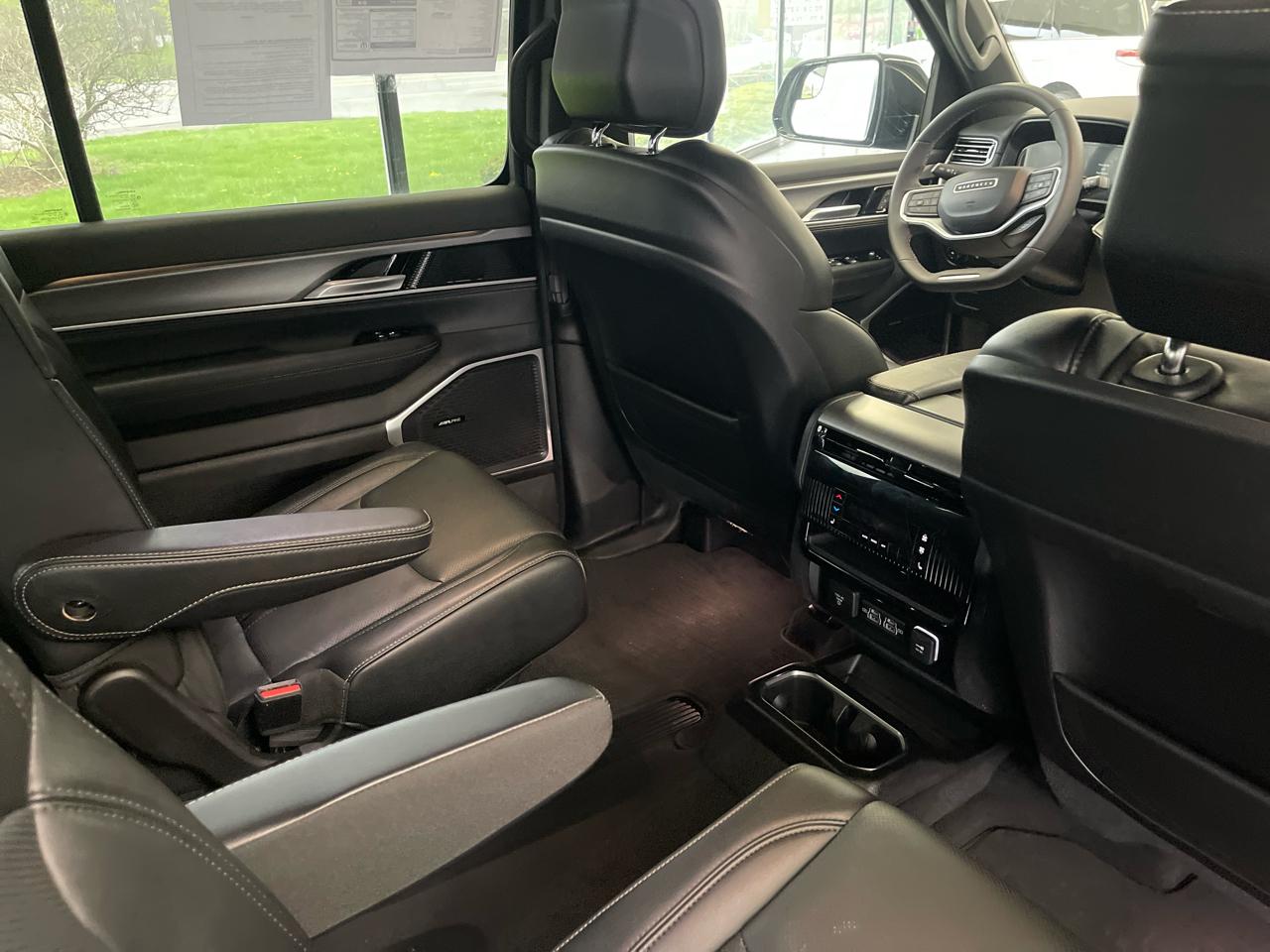 Jeep Wagoneer Series II 4WD 2025
