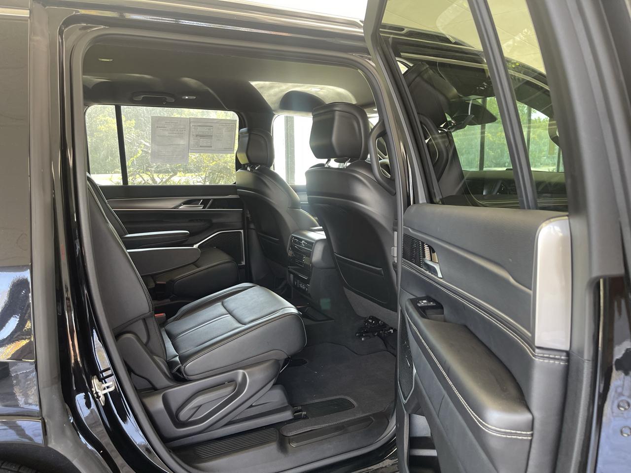 Jeep Wagoneer Series II 4WD 2025