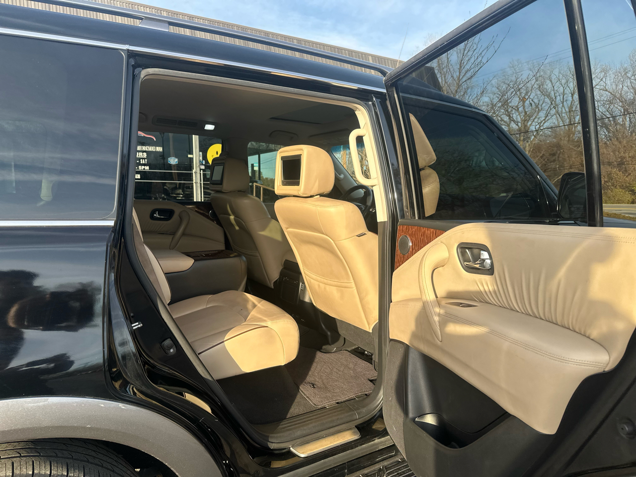 Nissan Armada Platinum 2WD 2017