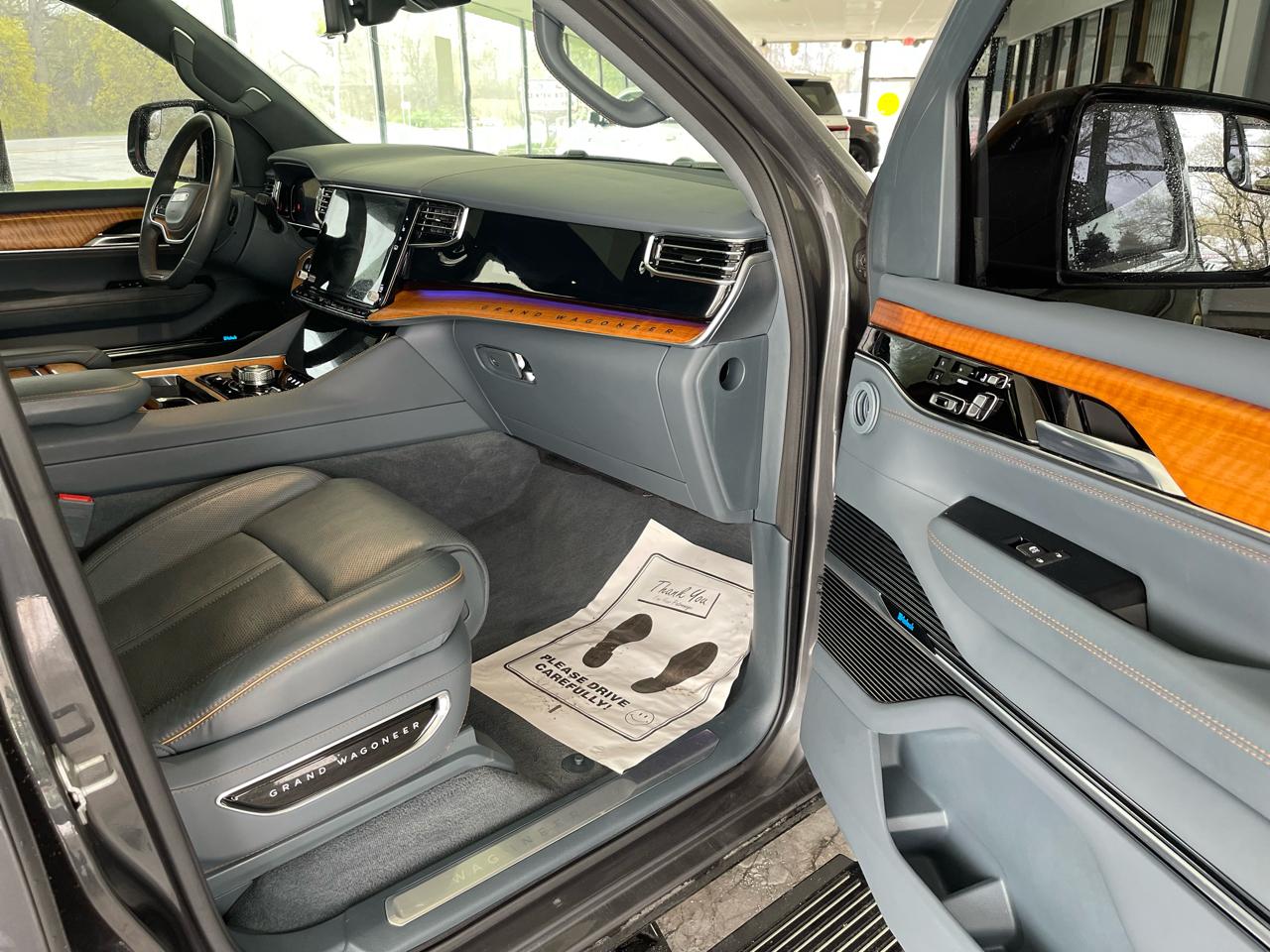 Jeep Grand Wagoneer Series II 4WD 2022