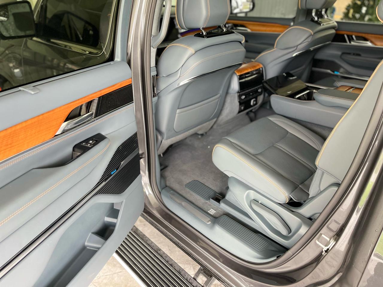 Jeep Grand Wagoneer Series II 4WD 2022